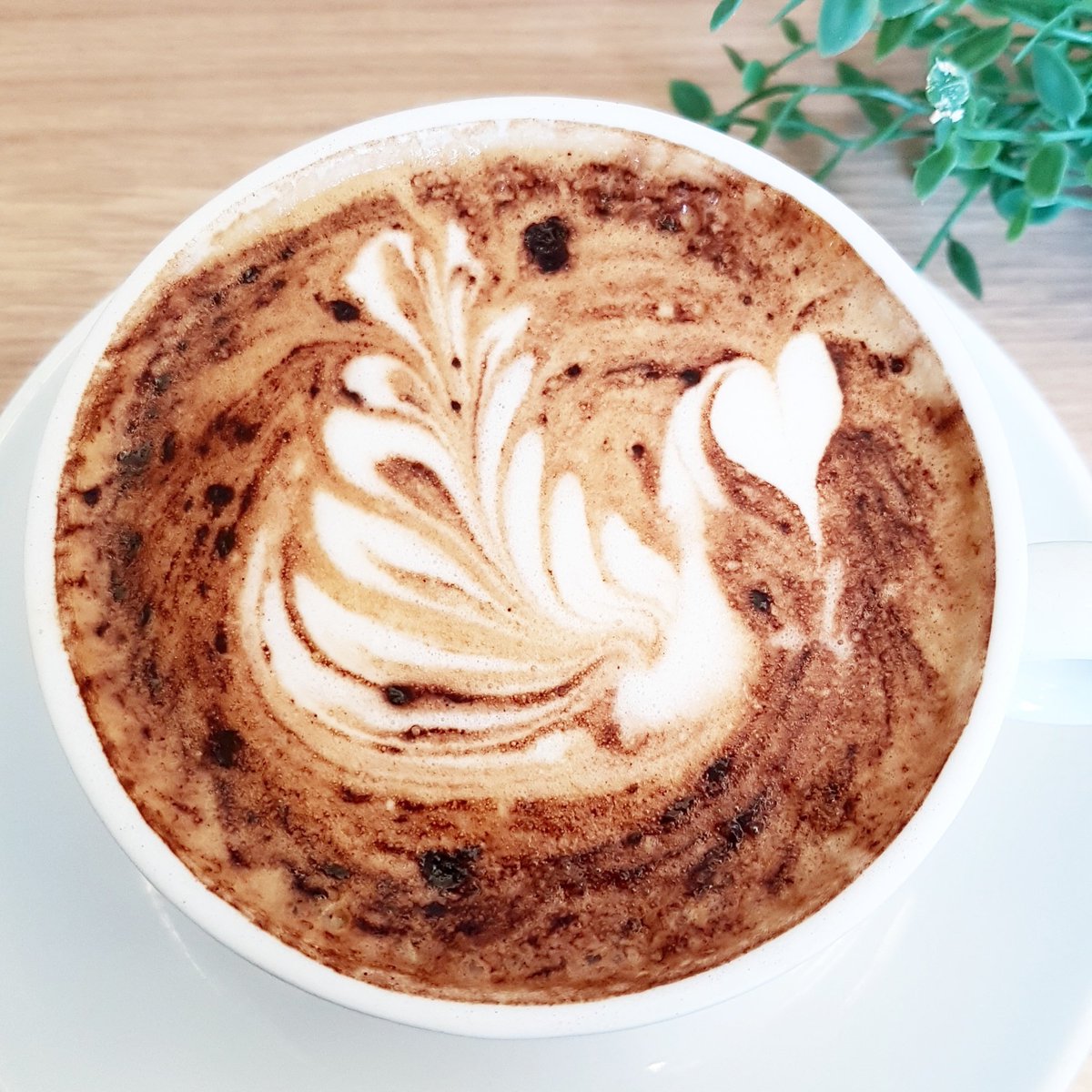 FaustineHealthy's tweet photo. #jeudiphoto un peu de douceur avec un bon capuccino ❤
#coffeetime https://t.co/RT0BjZuVCS