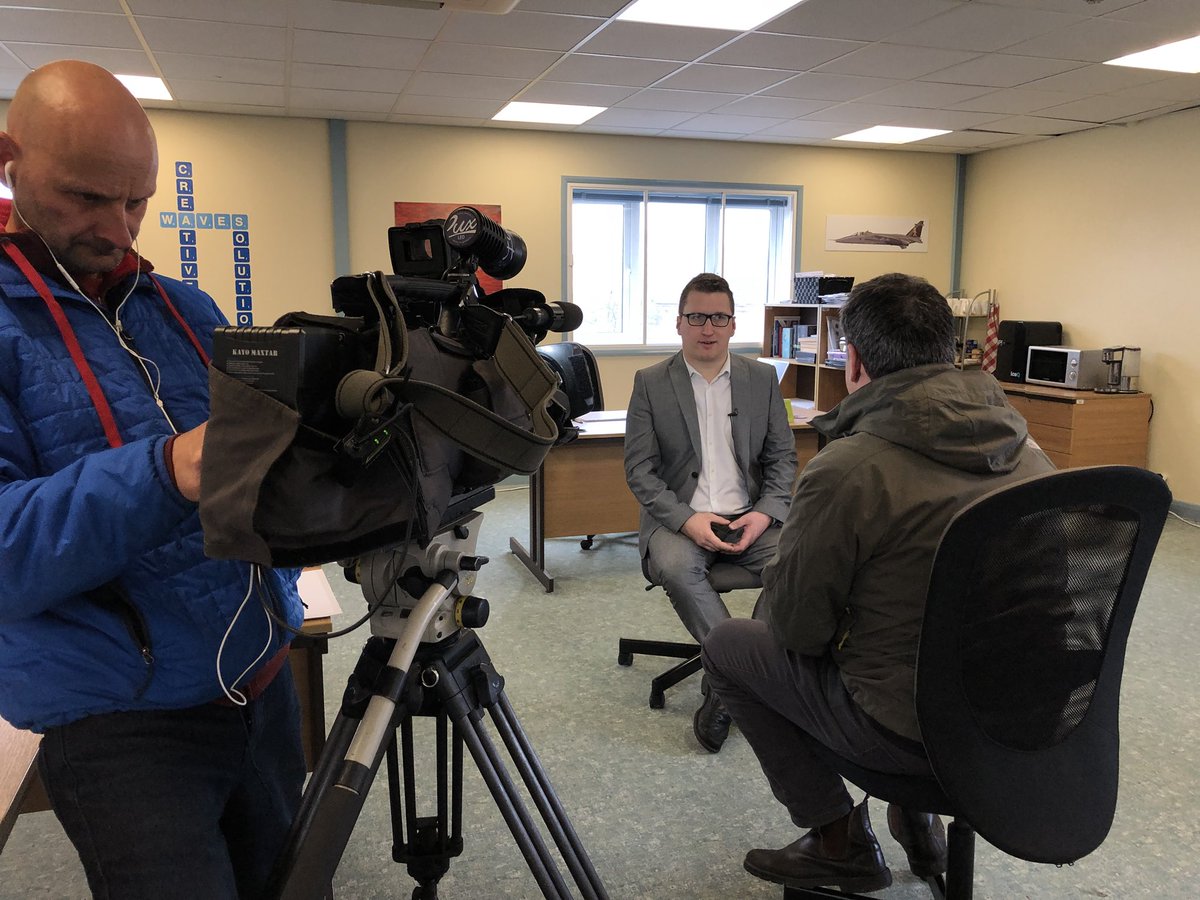 TomGarrod's tweet image. Good to join @AWTG_Ltd at @ScottowEP to check on progress of the mobile phone survey that @NorfolkCC commissioned last month. Also good to talk to @CreativeWavesPS about how improved signal will help grow their business