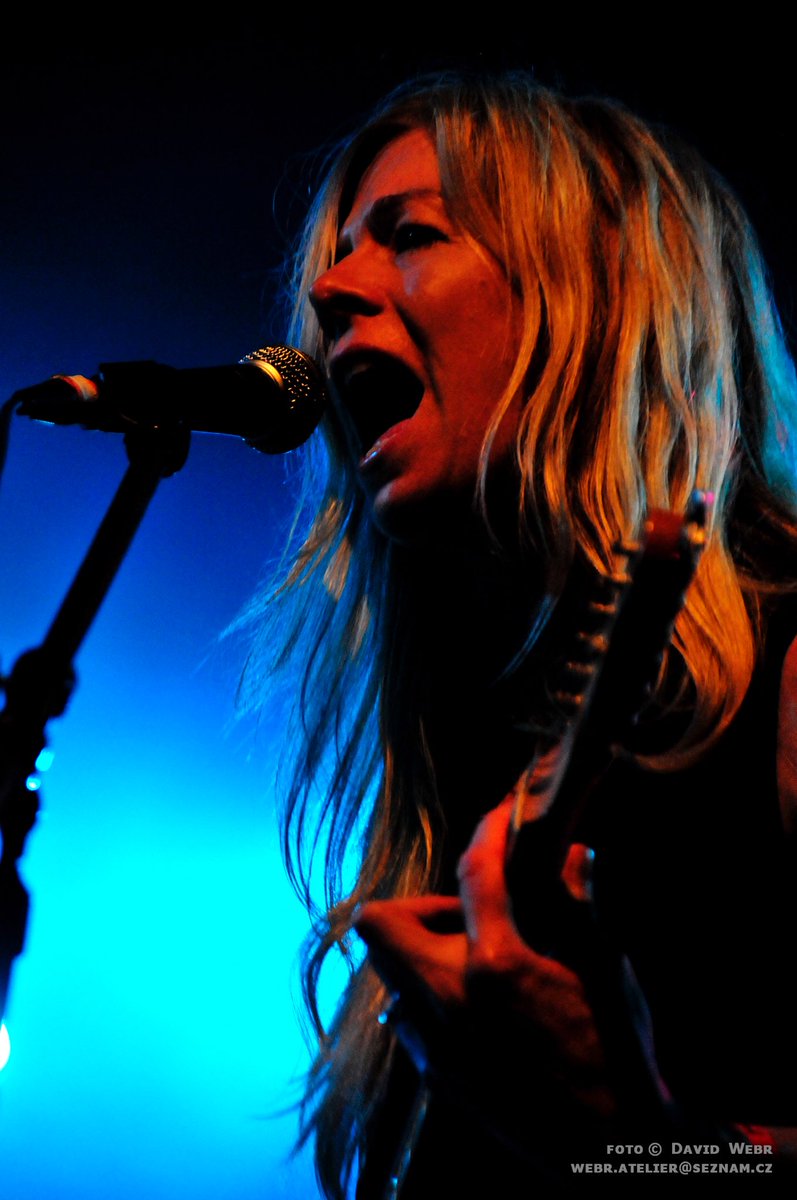 the supremely talented <a href="/_AmyNewton/">Amy Newton</a> launches her excellent album ‘be how you want’ this saturday 24th feb <a href="/factorypetroc/">thefactorypetroc</a>  Barnstaple 
i’ll be performing alongside her + <a href="/ChedExperiment/">Jack Bessant</a> and more...tickets here
thefactoryvenue.co.uk/2017/11/02/amy… 
foto by David Webr 
webr.atelier@seznam.cz