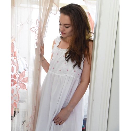 A new style of nightdress now in stock - pretty Ava with pink embroidery on the bodice.  See it here: victoriagoss.co.uk/ourshop/prod_6… #MothersDayGifts #SummerIsComing #holidays