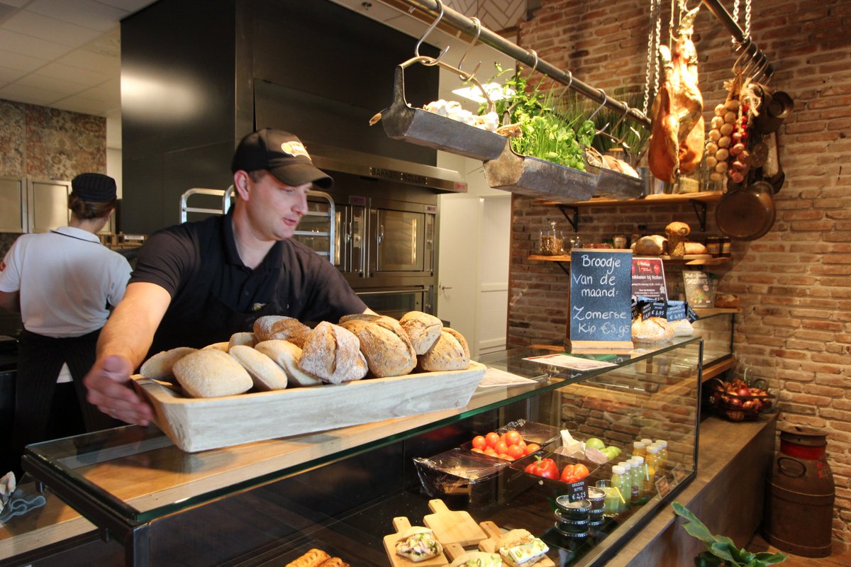 <a href="/EmondtEnschede/">Emondt KMI fresh food interiors</a> toont vele noviteiten in #Gorinchem <a href="/BAKKERSVAKNL/">vakbeurs Bakkersvak</a>. Lees meer in bakerynext.nl  nr. 3 pag. 11