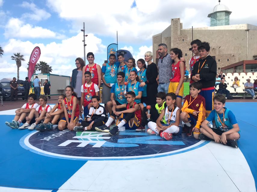 ClaretLasPalmas's tweet photo. Cuatro de nuestros #equipos participaron en el #3x3ACBnext en el entorno de la #CopaDelReyACB de #baloncesto 🏀. Tres de ellos llegaron a las #semifinales y acabaron como subcampeones en categoría mini y campeones en categoría infantil. ¡Enhorabuena a todos! 🏆 https://t.co/lenHT3poJl
