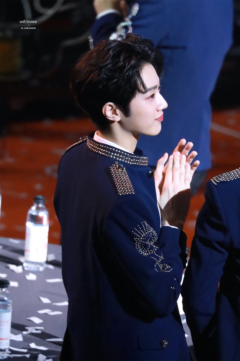 wanna one pics tweet media