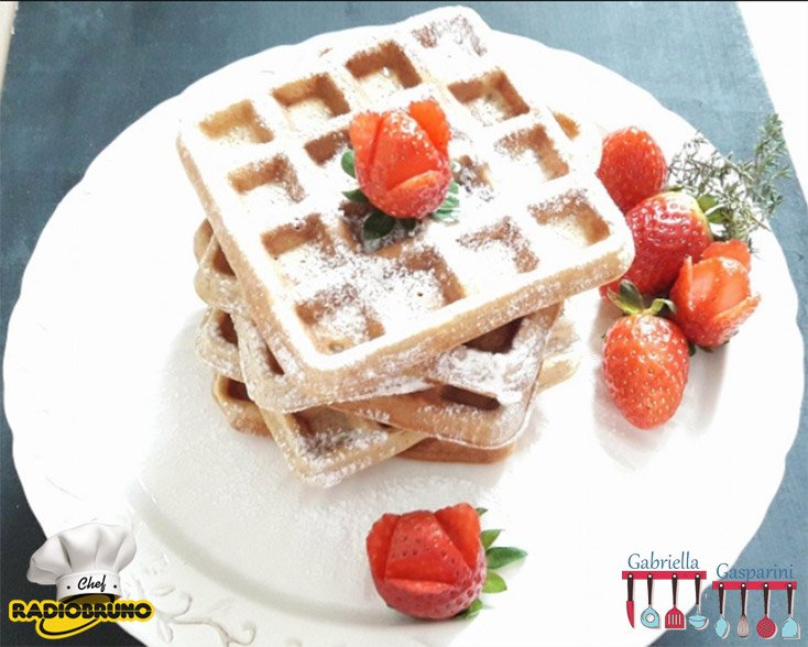 RADIOBRUNO1's tweet photo. Serve un'idea per addolcire l'inizio della settimana? Ecco la ricetta di Gabriella Gasparini per i waffel, i famosi dolci a cialda originari del Belgio.
Voi li preferite con la Nutella o con un altre guarnizioni?
#brunochef #gabriellagasparini https://t.co/DZmqeXeHpp https://t.co/E24mZUaO7i