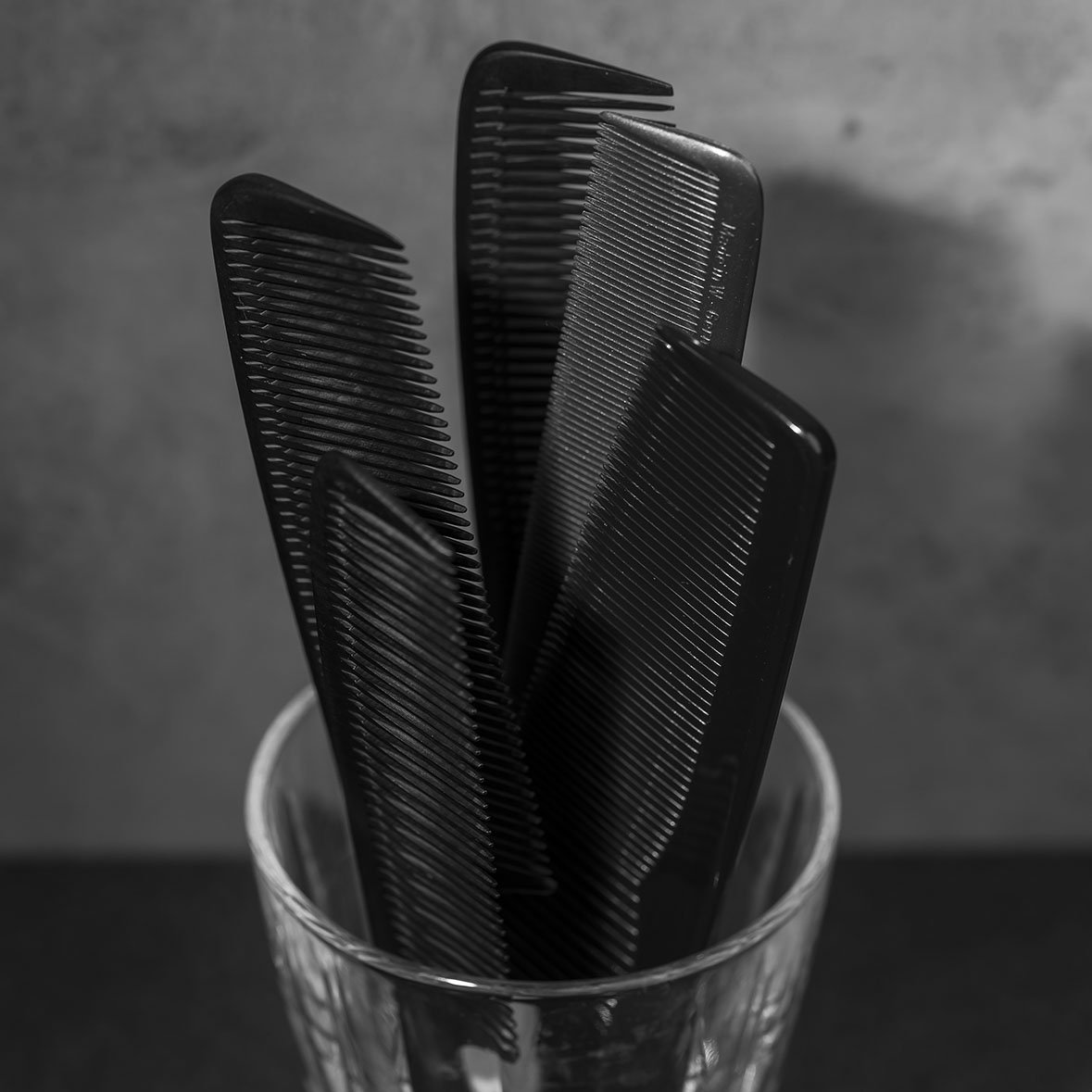 There are times when fingers just won't do
#menshairstyles #pomades #menshairdressing #hairgel #pomademania #hairpaste #groomingtime