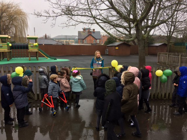 bracknelltc's tweet photo. Deputy Town Mayor Cllr Ingham, was delighted to open the new play equipment at Holly Spring Infant and Nursery School on Monday 19th February. Special thanks were given to Tesco Bags of Help and Friends of Holly Spring who raised the necessary funds. @HollySpringInf https://t.co/dUrDU6GyzK