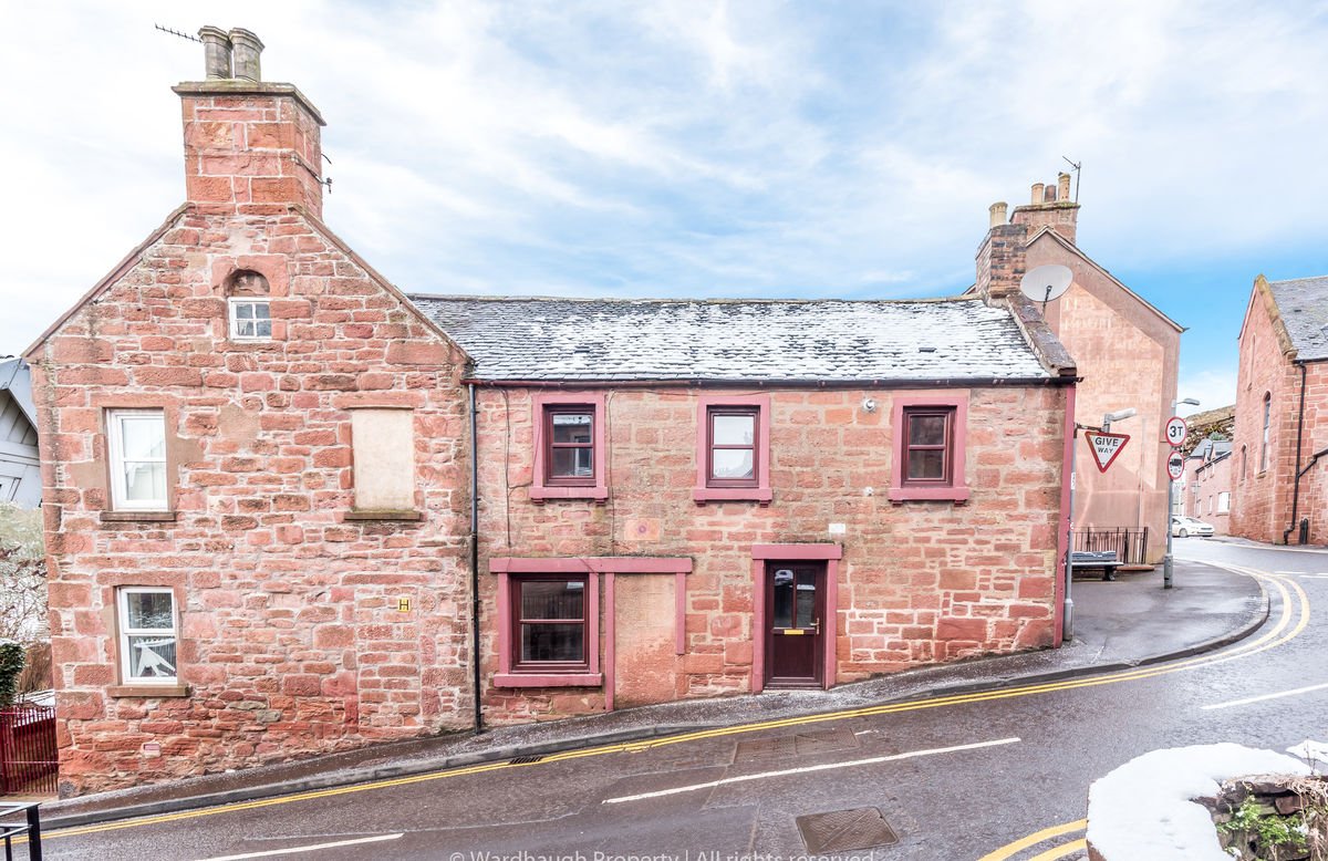 WardhaughPM's tweet photo. #ForSale - 3 TANNAGE BRAE, KIRRIEMUIR - OFFERS AROUND £85,000. Check out this attractive stone built semi detached cottage close to #Kirriemuir town centre - available for immediate occupation 🏠 https://t.co/ujcG3kxDI3