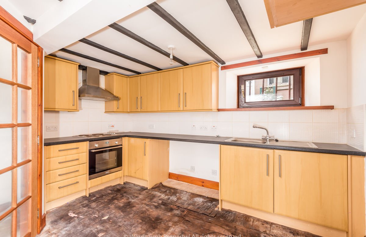 WardhaughPM's tweet photo. #ForSale - 3 TANNAGE BRAE, KIRRIEMUIR - OFFERS AROUND £85,000. Check out this attractive stone built semi detached cottage close to #Kirriemuir town centre - available for immediate occupation 🏠 https://t.co/ujcG3kxDI3