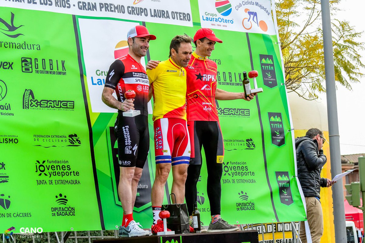 Ciberperfil's tweet photo. 📣El Team #RepublikBikes, patrocinado por Interempresas / #Saviat, empieza la temporada en el podio https://t.co/QiYvXglRY4 👏#RPK #xcum #Ultramaraton #titandelosrios https://t.co/iaJWUdWJEN