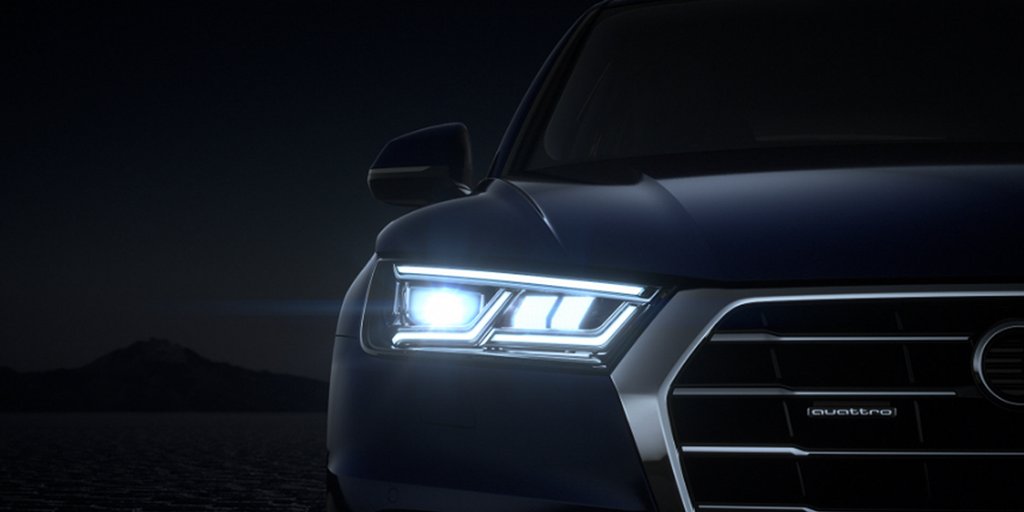 ArrojoAudi's tweet photo. Nuestros faros #AudiMatrixLED regulan automáticamente su intensidad en función del tráfico, así solo tienes que concentrarte en conducir.

Sí, y además son preciosos 😍 https://t.co/N6GEc0fC4F