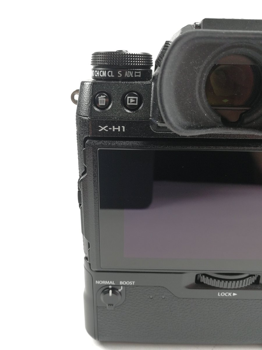 LCELincoln's tweet photo. Today we have @FujifilmEU and the NEW X-H1 in store.
Pop in and have a play and a chat with Fuji Ambassador Liz Bray.
#Fujifilm #LondonCameraExchange #instore #XH1 https://t.co/wOrOZsV3YM