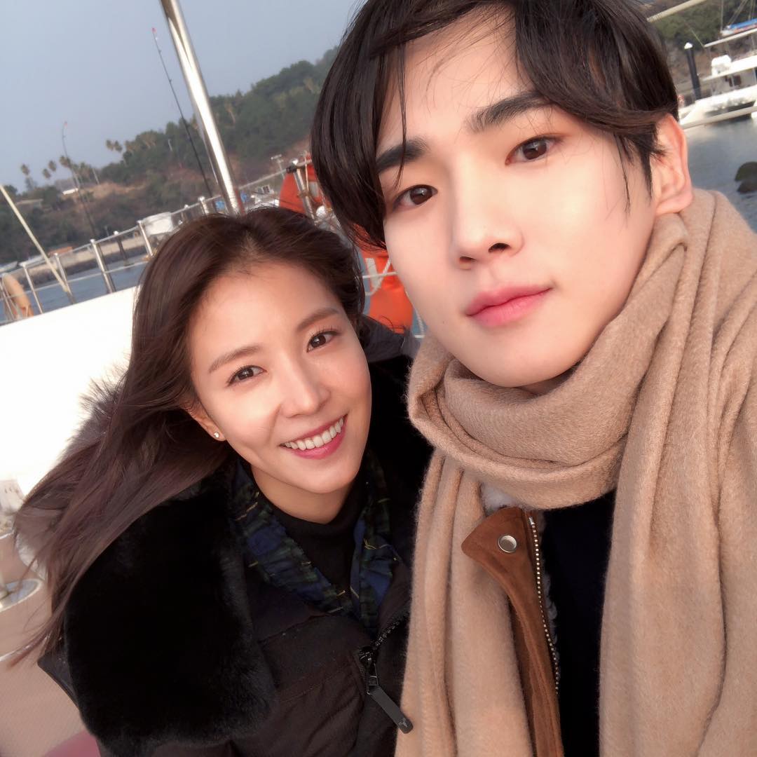 shineesnaps's tweet photo. [KEY INSTAGRAM] bumkeyk: #oneshottwoshot https://t.co/hr6y6CQSGe #kpopsnaps https://t.co/VMGaFagXli