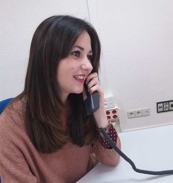 ContraCancerEs's tweet photo. ¿Quieres hablar por teléfono con un psicólogo? Llama al 900 100 036. #nostienesaquí https://t.co/J2XHrs1hdA