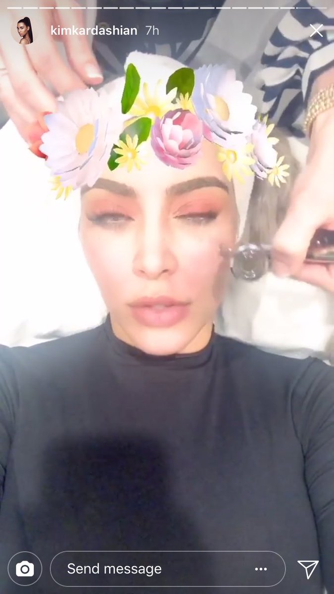 Elycekate's tweet photo. Why are you getting a facial with eye makeup still on.. WHAT ARE YOU DOING??? TAKE IT OFF!!! https://t.co/HOJPANWThz