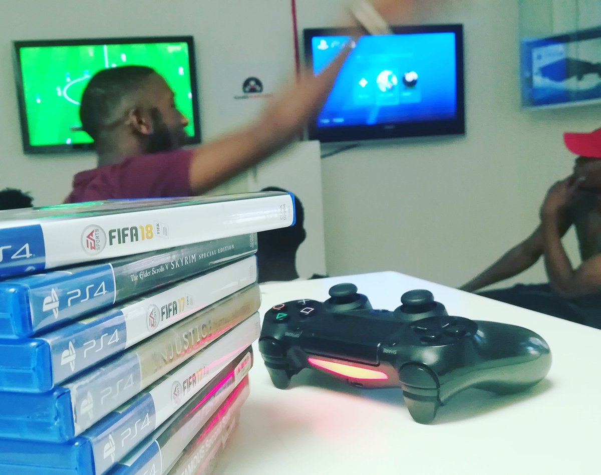 game_maniaks's tweet photo. lunch time love...
.
.
.
#GameManiaks #braamfontein #BraamGameHouse #braam #ps4 #fun #live #fifa18 #2018 #fun https://t.co/8viiXAYyQC