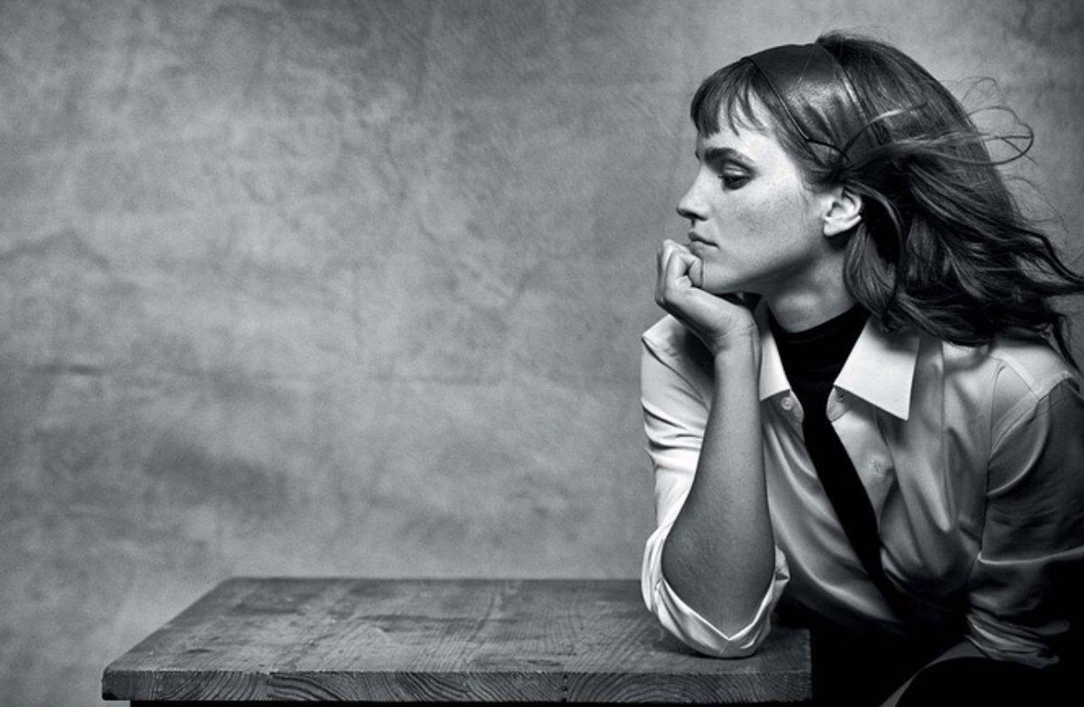 EMMAWATSON_BTH's tweet photo. เพิ่มเติม #EmmaWatson for Vogue Australia 
(March 2018) https://t.co/g5rf6H6Bux