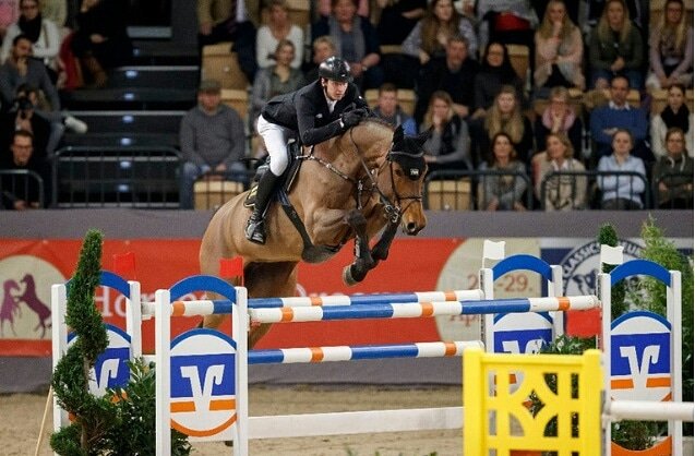 Jumpernewz's tweet photo. Christopher Kläsener (GER) & Cassandra 340 won the €50,000 Grand Prix of Neumunster CSI 3* last Sunday @ VR Classics in Neumunster, Germany.
Full story: https://t.co/CWwmlIOtXA
Pic: © Pferdefotografie Stefan Lafrentz
#jumpernews
#showjumping
#BadenClassics
#CMHTV https://t.co/bmJupRckHW