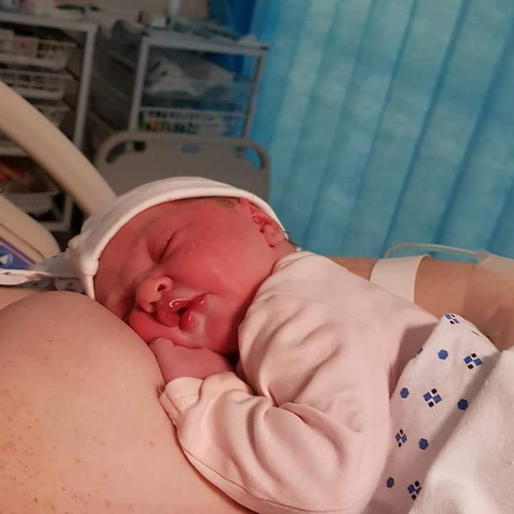 LilyKnightXx's tweet photo. Me when I was born into mummy's and daddy's arm
@yasminKnight42 @CalebKnight_112 https://t.co/8zg3o6hpD8