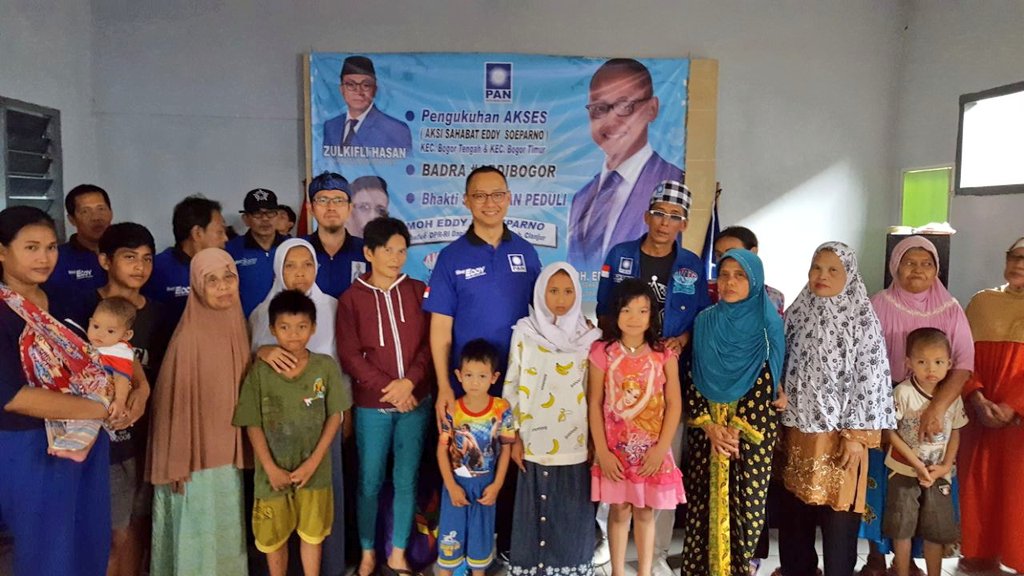 eddy_soeparno's tweet photo. Selain mengukuhkan AKSES, Alhamdulillah juga dapat berkesempatan berbagi dengan warga dan anak yatim di Paledang, Bogor Tengah.
Semoga berkah. https://t.co/40jl8Q5T8U
