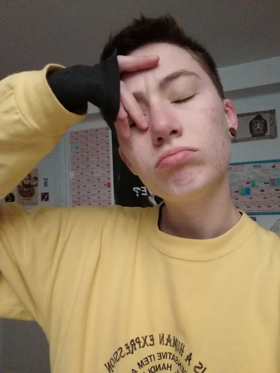 _cheapskates's tweet image. ayoooo #NonBinaryBabes