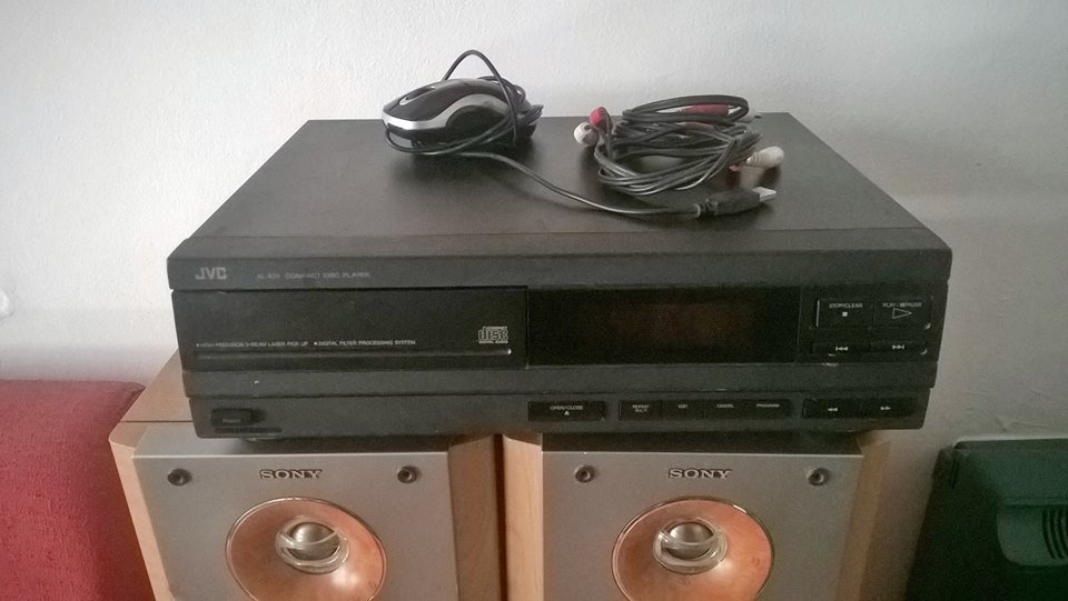 Infinite_Bridge's tweet photo. @EqualsPanther https://t.co/hm2tELP1wI JVC CD player for sale, Excellent playback and has never let me down #Brighton https://t.co/Ag0KxwXL6c