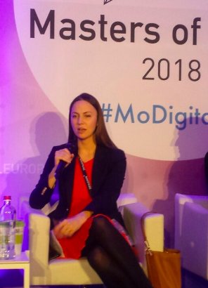 LibrariesEU's tweet photo. We ❤️ to see @EvaMaydell talking about #innovation with her #MEPLibraryLover mug! #MoDigital18 https://t.co/L7nxuozwEm