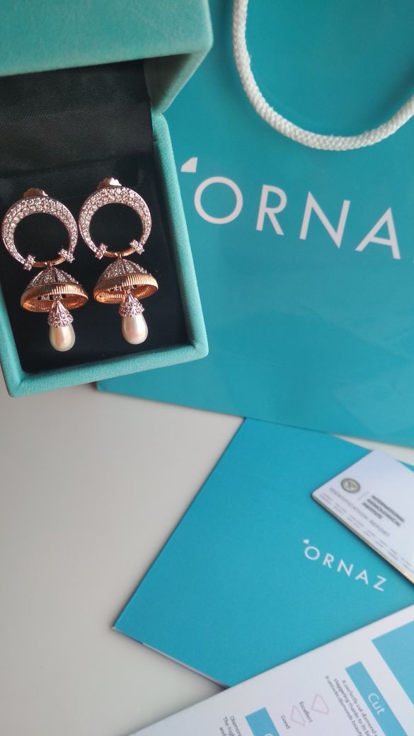 ORNAZ_com's tweet image. We love when customers blend their imagination with our creation!
These Diamond earrings are customized with pearls, to make them look even elegant.

#ORNAZ #HappyCustomers #CustomizedwithLove #HappyDelivery
