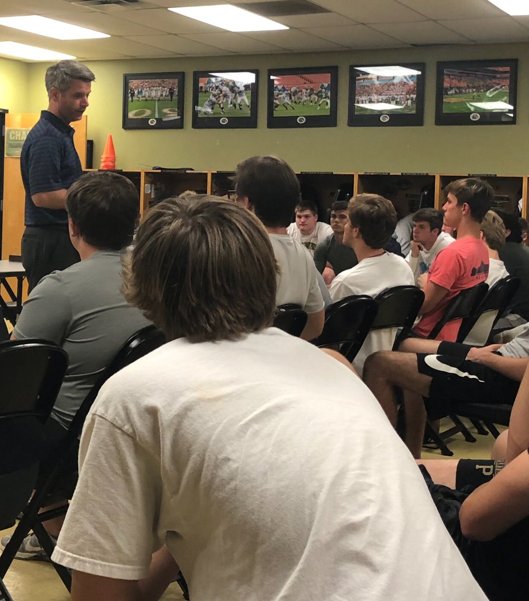 TrainUpFirst's tweet photo. Shout out to @MarkdominikNFL for the motivational talk he gave to @PlantFootball. #lifeskills #getTUF #trainupfirst #TUF https://t.co/yxFPYpZIkN