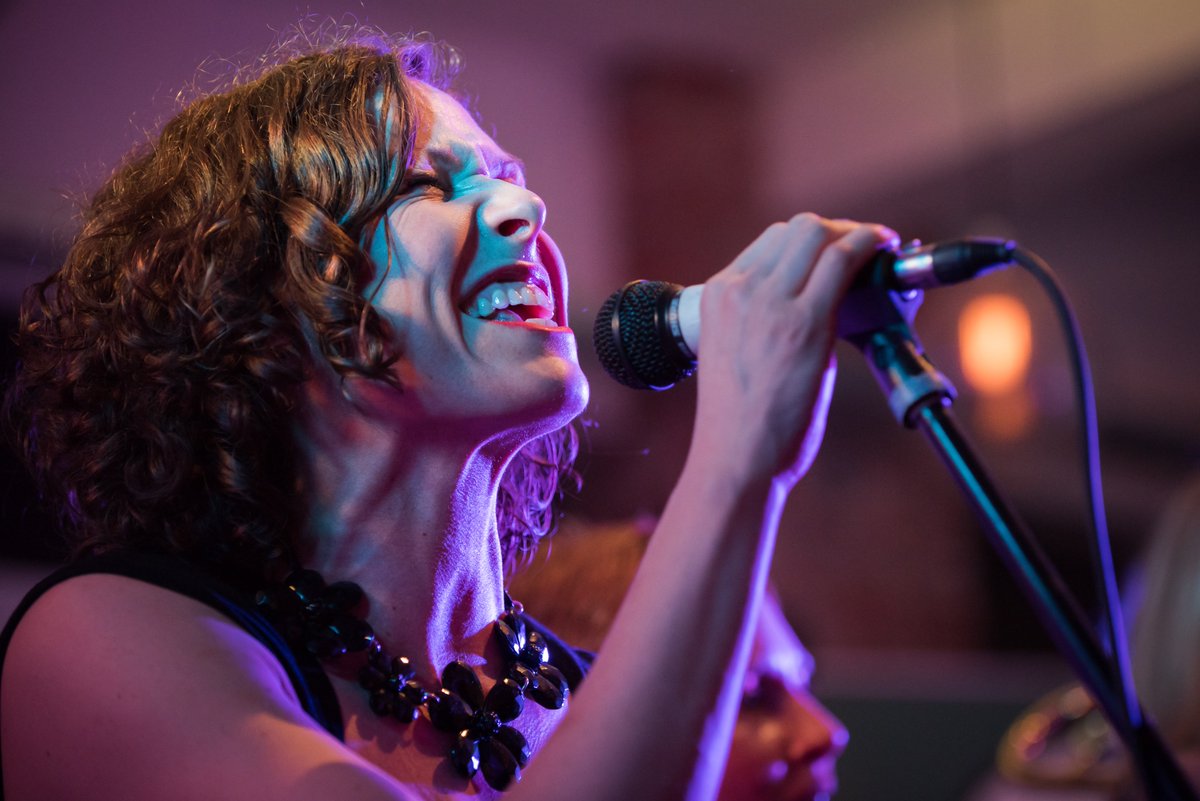 #Livemusic - my favourite kind! Down at @LAMBERTSYARD in Leeds for <a href="/showbott/">SHOWBOTT</a>'s wedding music bonanza! Great fun all round. #weddingband #event #wedding #photographer #leedsphotographer showbott.com/mama-soul-surv…