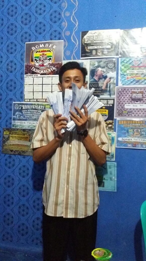 bomber_tasik's tweet photo. [FRIENDLY MATCH]

Siap birukan Tasikmalaya??!

SABTU, 24 FEB 2018
PERSIB BANDUNG VS PRIANGAN SELECTION
Stadion Wiradadaha - Kota Tasikmalaya

#HTM35K
Tiket tersedia di Mobshop Kami Jl. Ibrahim Adjie (Parhon) - Indihiang.
Contact Person: Dani Bomber +6281312070433 (Wa)

Buruaaan! https://t.co/x3rcwdepvu
