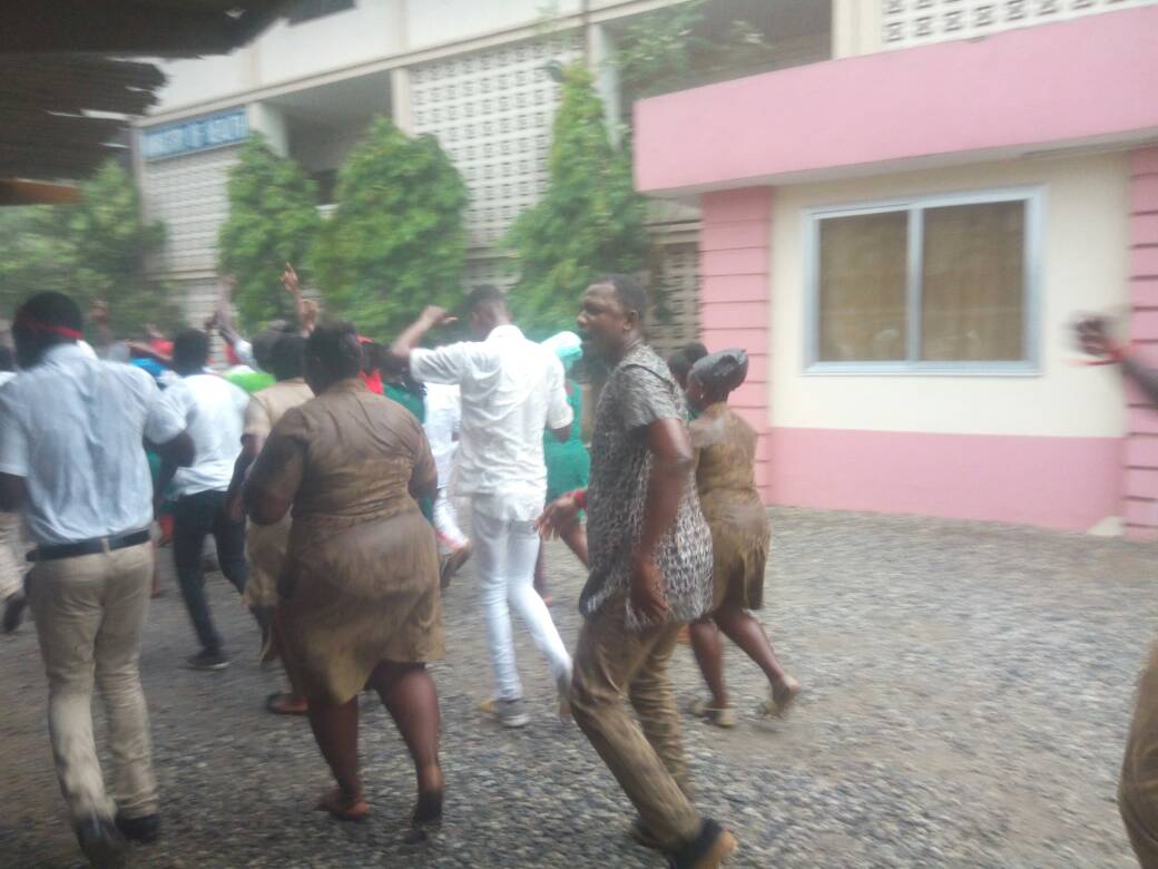 ghonetv's tweet photo. #GHOneNews 

Picketing nurses defy rains to protest delays in postings. https://t.co/OAHYPHVWfa