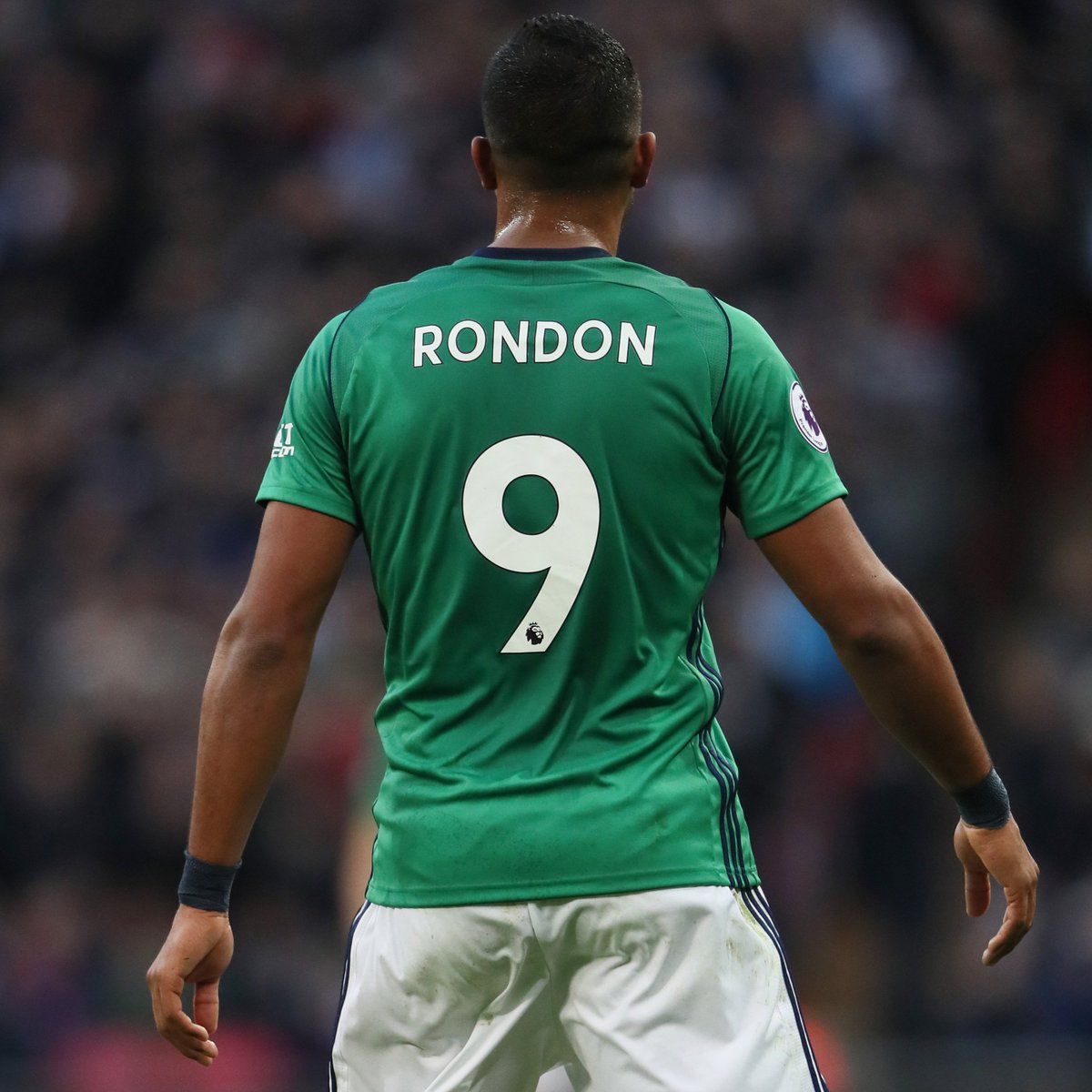 📷 Here's your chance to win a green shirt, complete with 'Rondon 9' and <a href="/premierleague/">Premier League</a> badges...

Simply RT this post and follow <a href="/WBAShop/">WBA Shop</a> to enter!

Good luck 🤞🏼

#WBA