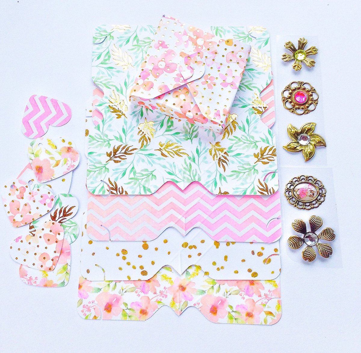 Mayciacrafts's tweet photo. Excited to share the latest addition to my #etsy shop: #giftbox  #jewellerymaking #heartgifttags #jewellerygiftboxes https://t.co/ETy9bSRZs9 https://t.co/HwNx9HTijc