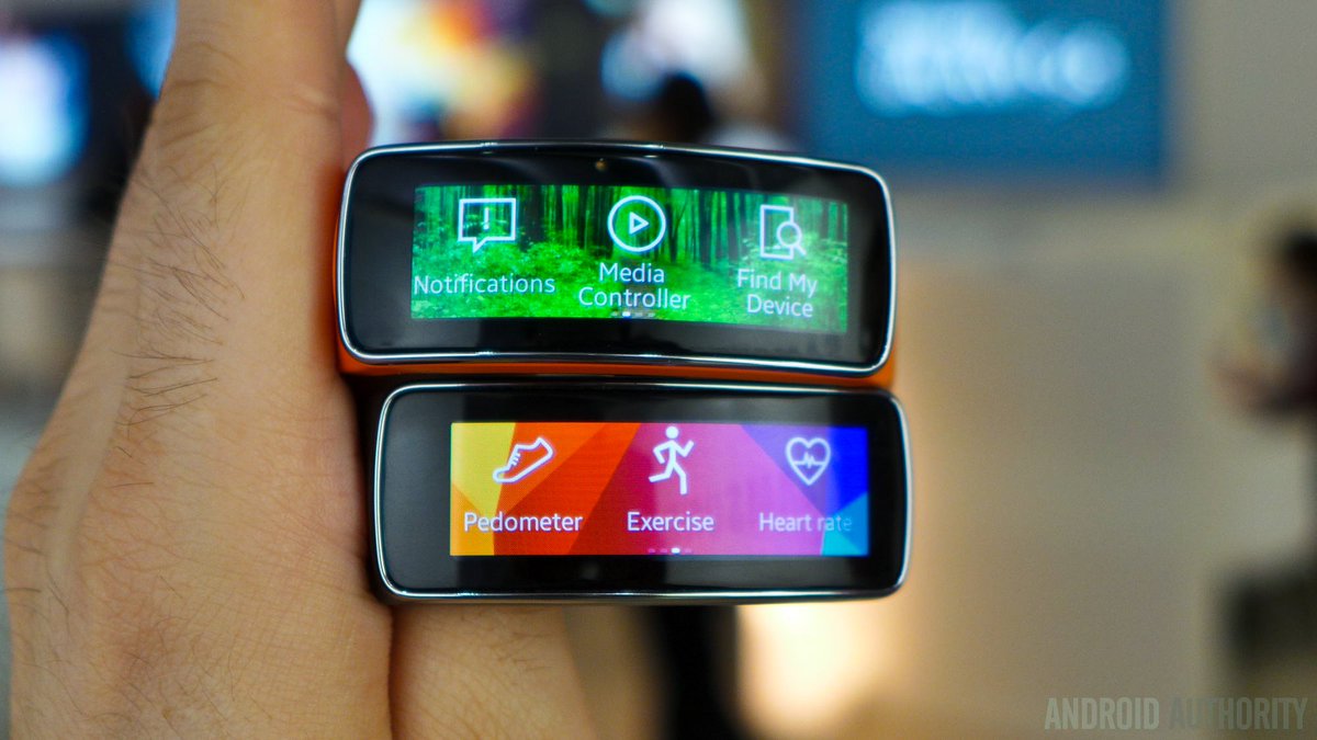 LondonWearables's tweet photo. Spring Picks: The New #Samsung Gear
Fit Smart wrist watch is surely the perfect gift for your wife, girlfriend or just a friend (make sure she is worth it). 
https://t.co/ULUcgeStud
#WearableTech #wearabletechnology #smartwatch #RelationshipGoals https://t.co/GO43KqGwyL