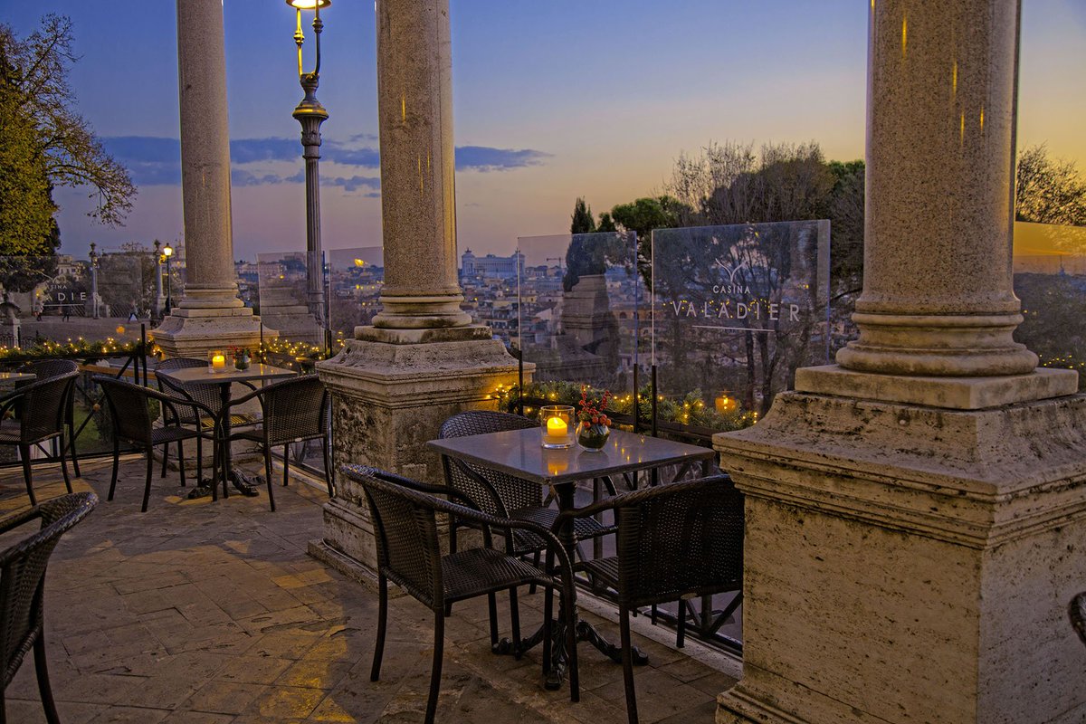 Enjoy the end of an hard #week with one of the most beautiful #view on the Eternal City!
<a href="/CasinaValadier/">Casina Valadier</a>

#CasinaValadier #Rome #Sunset #Travel #Beautiful #Relax #EternalCity
