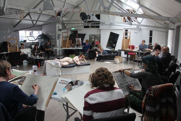 Life Drawing Manchester - all welcome, short poses, relaxed atmosphere &amp; wine #Manchester - lostevent.com/Whats-On-in/Ma…