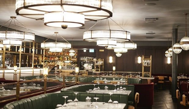 Adamzx's tweet photo. Jamie Oliver needs to start listening to current food trends, rather than presuming we want rip-off Americana-themed restaurants like #barbecoa, if he wants to appeal to Londoners. My thoughts on Barbecoa Piccadilly, which has now closed: https://t.co/0fwwIAyQur #JamieOliver https://t.co/5DzLrz5plQ