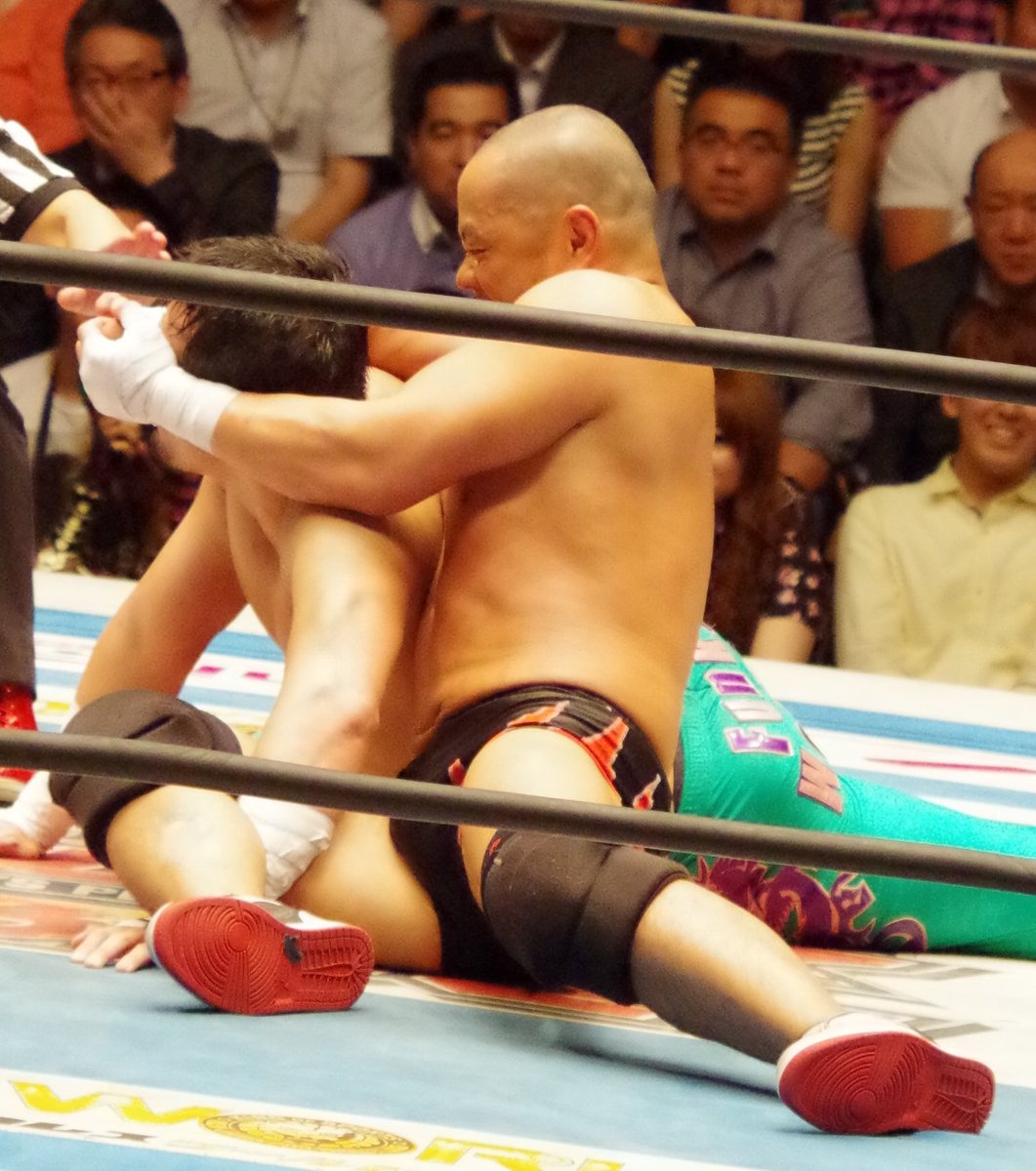 suoh_naranje's tweet photo. 外道選手、お誕生日おめでとうございます！ 
以前、久しぶりにワープロを観た時、血だるまの選手が暴れてたのですが、多分アレは外道選手だったのですね😅
パパな外道さんもいいけど、やっぱり、シングル戦の悪い外道さんがカッコイイですね😊💕 
 #外道生誕祭 #RAINTAKER https://t.co/qdPND0G982