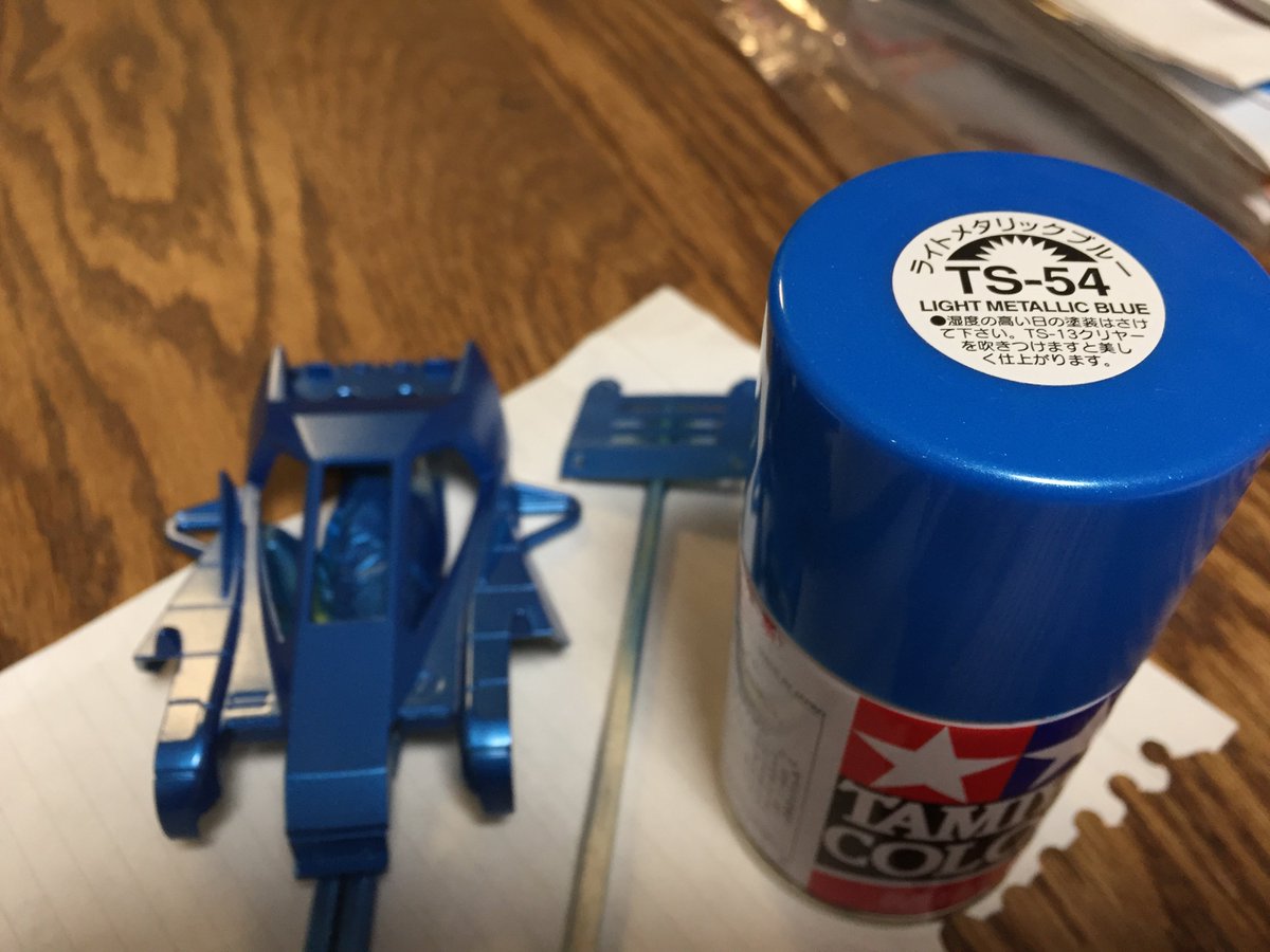 くらっしゅ タミヤカラーのライトメタリックブルーが大好きです 重厚なのに爽やかなツヤにうっとりしちゃいます 皆さん お気に入りのカラーとか おススメってありますか Mini4wd タミヤカラー