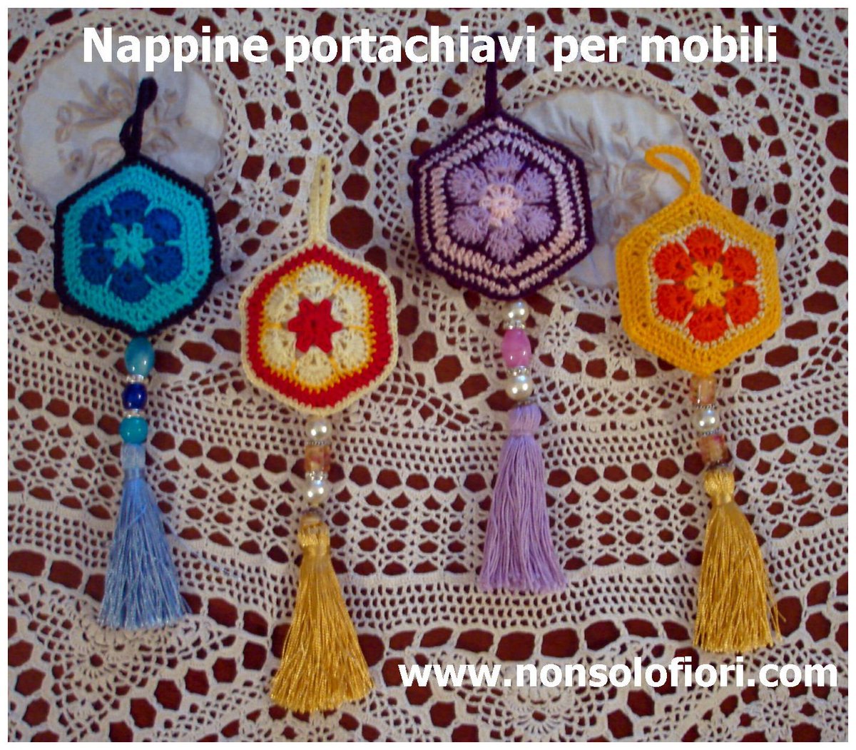 Maria Teresa Menna Nappine Portachiavi All Uncinetto Per Mobili Nappine Uncinetto Portachiavi Crochet Borlas Tassels