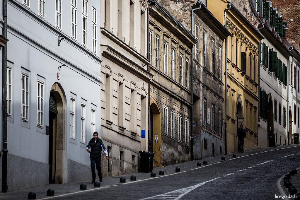 lice_grada's tweet photo. Kroz Mesničku se nekada, preko mosta, ulazilo u grad. Tko bi rekao! 😁 https://t.co/qkY56y6Vp2 📷 #Mesnicka #Zagreb #LiceGrada https://t.co/Z7o6oV50Sd