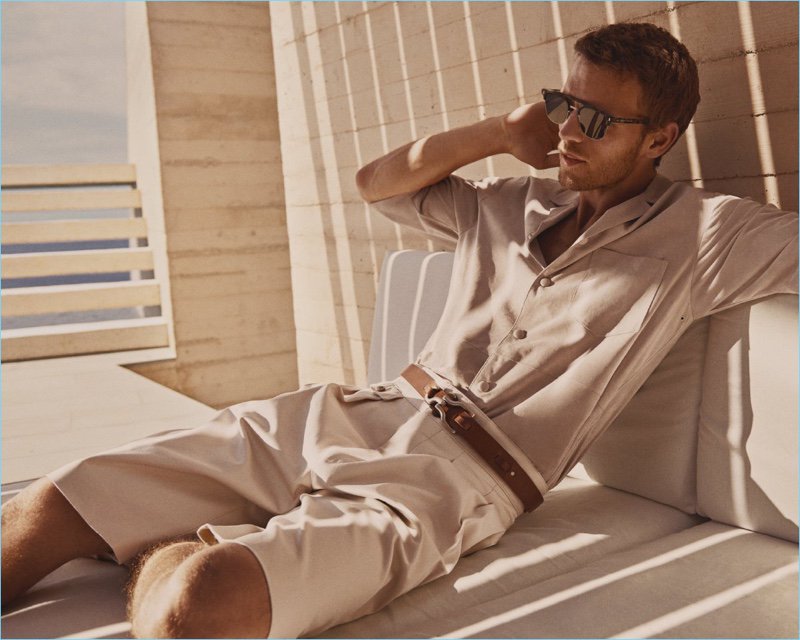 thefashionisto's tweet photo. #BenjaminEidem Embraces a 'Summer of Ease' for #BOSS Spring '18 Campaign #SS18 @HUGOBOSS https://t.co/UoTie1vncH https://t.co/BitVz4redJ