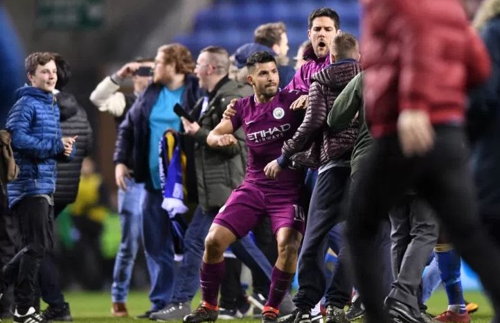 piersmorgan's tweet photo. I'm disgusted by Aguero - he should have hit that vile little thug much harder. https://t.co/tCN7goUHdj