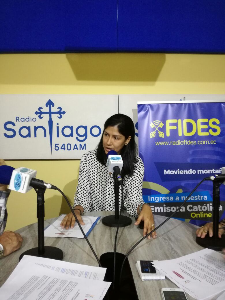 RadioSantiagoec's tweet photo. 🔵Programa: #ElFielDeLaBalanza; María Fernanda Segovia, Relacionista Pública del @malldelsur, habla de la campaña #MiNegocioPropio.
📻🔊Sintoniza ya #RadioSantiago540AM.
Facebook: Radio Santiago 540 AM 
Twitter: @RadioSantiagoec 
Instagram: @RadioSantiagoec https://t.co/g5uAKMgfaK