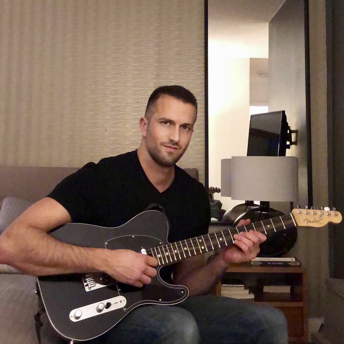 j0ry's tweet image. I found myself going to the music store and playing it on my lunch break. I decided to make it official. Hi, new Telecaster.