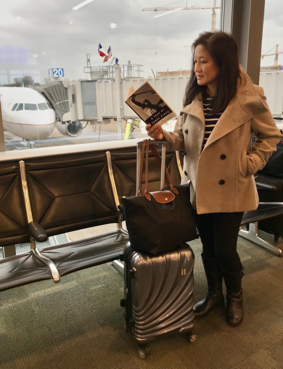 vniere's tweet photo. Travel Tuesday Challenge-a week in a carry on #travelbug #ilovepacking #wanderlust2018 https://t.co/GzB0umPkuX