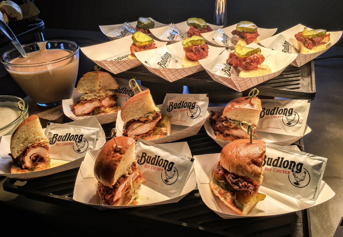 Dreaming of these <a href="/thebudlong/">The Budlong</a> morsels served at <a href="/SoldierField/">Soldier Field</a> ... is it football season yet?! 🤤

#TuesdayThoughts