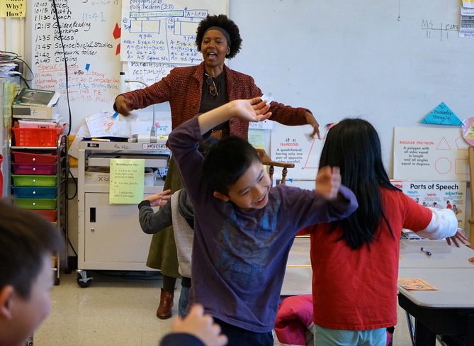 YAnorcal's tweet photo. New Artist Connect: Clara Kamunde. Find out how Clara uses storytelling to teach students communication, collaboration and critical thinking skills through her assemblies, workshops and residencies. Thank you Clara! https://t.co/W5daDoOFhl