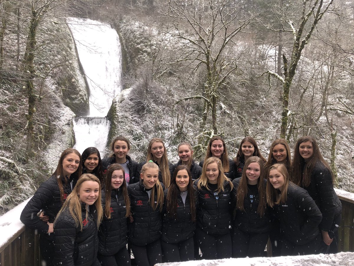 Felt like we were in a scene out of a storybook today! Love Portland! #bidalveilfalls #icechips #synchrochamps18