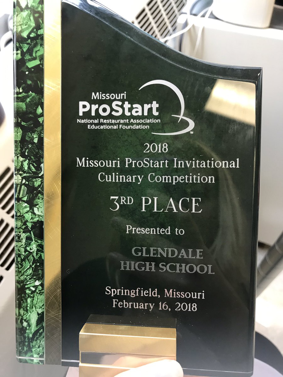 GHSCulinaryTeam's tweet image. Thank you to Ms. Canella for engraving our award for us. CTE classes take care of each other. #CTEMonth @officialSPS  @ngcauldwell